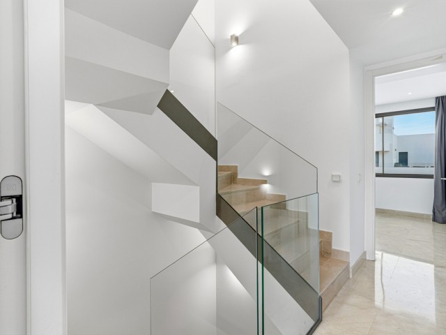 Maison mitoyenne avec 4 Chambres  à La Cala de Mijas