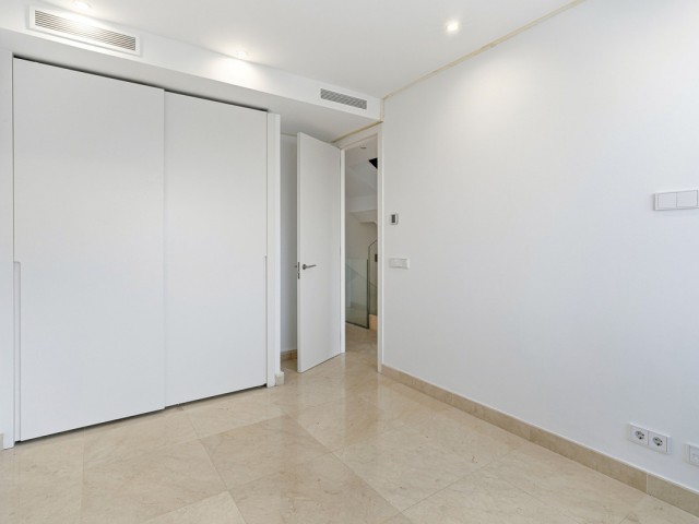 Maison mitoyenne avec 4 Chambres  à La Cala de Mijas