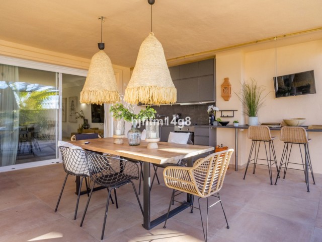 2 Bedrooms Apartment in Nueva Andalucía