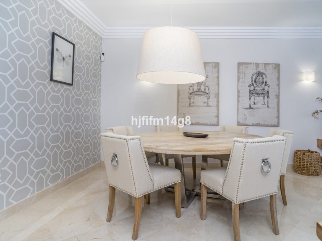 2 Bedrooms Apartment in Nueva Andalucía