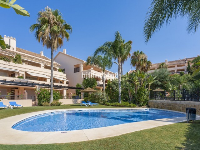 2 Bedrooms Apartment in Nueva Andalucía