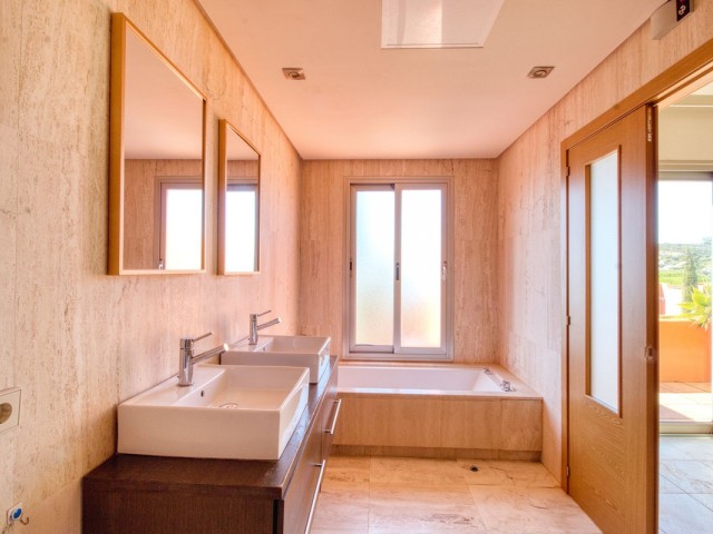 3 Bedrooms Townhouse in Manilva