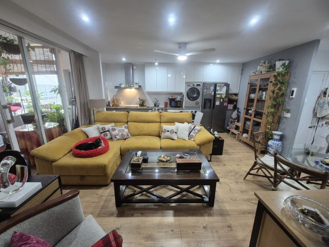 Apartamento con 2 Dormitorios  en Marbella