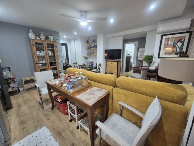 Apartamento con 2 Dormitorios  en Marbella