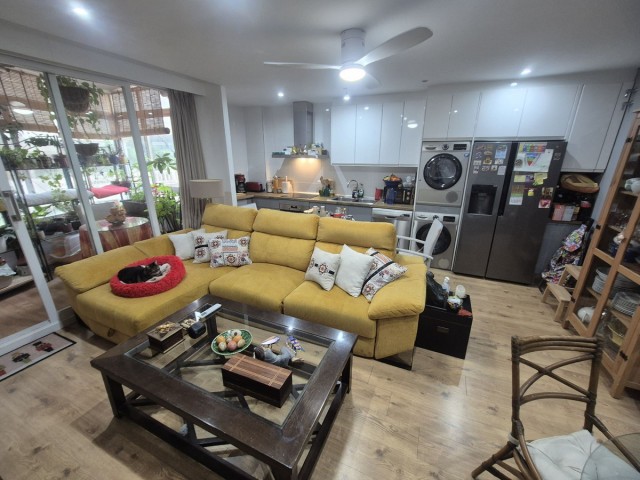 Apartamento con 2 Dormitorios  en Marbella