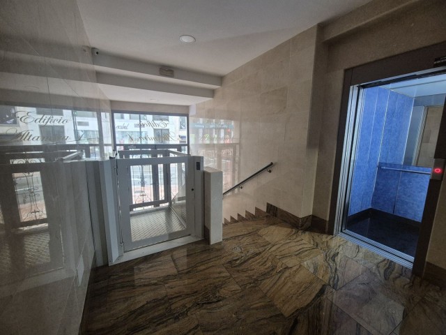 Apartamento con 2 Dormitorios  en Marbella