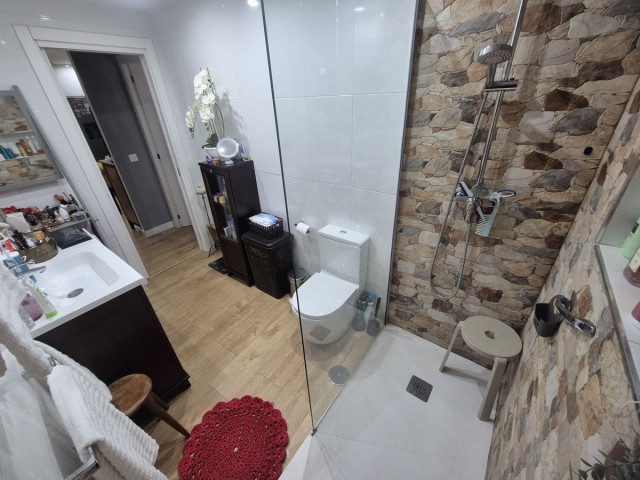 Apartamento con 2 Dormitorios  en Marbella