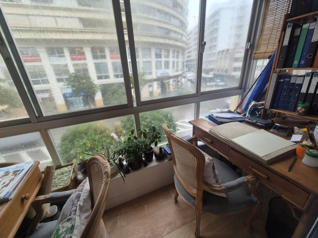 Apartamento con 2 Dormitorios  en Marbella