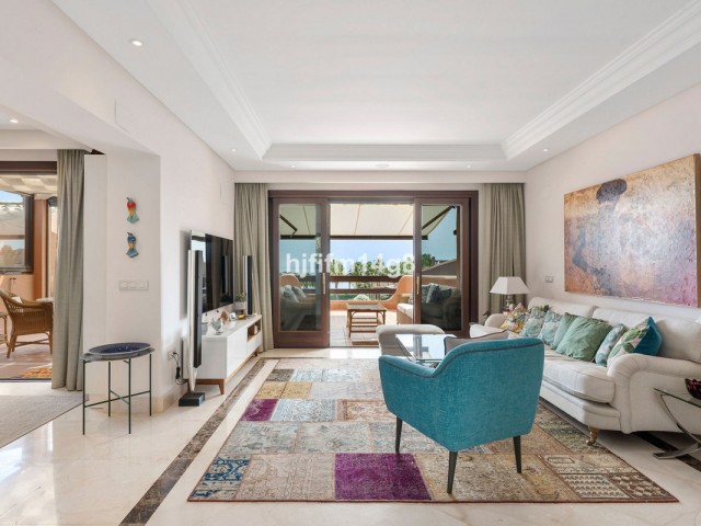 Ático con 3 Dormitorios  en Estepona