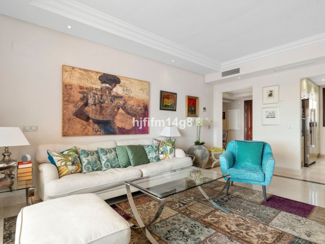 Ático con 3 Dormitorios  en Estepona