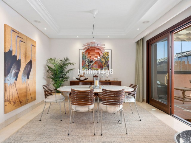 Ático con 3 Dormitorios  en Estepona