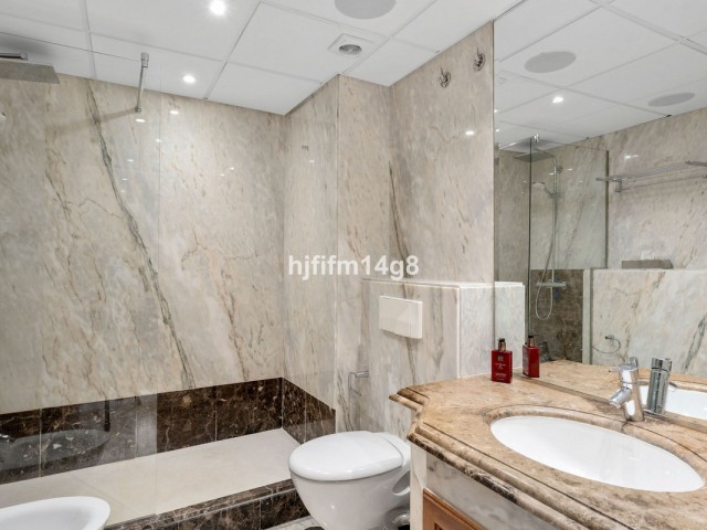 Ático con 3 Dormitorios  en Estepona