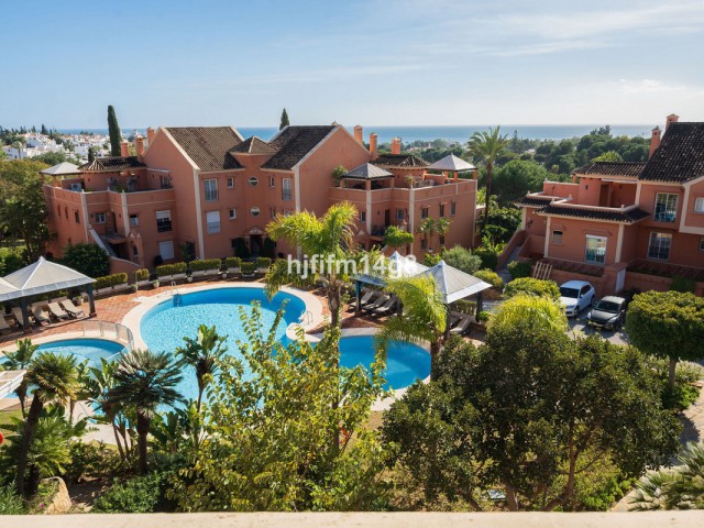 3 Bedrooms Apartment in Nueva Andalucía