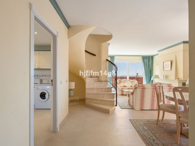 3 Bedrooms Apartment in Nueva Andalucía