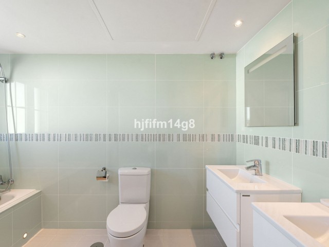 3 Bedrooms Apartment in Nueva Andalucía