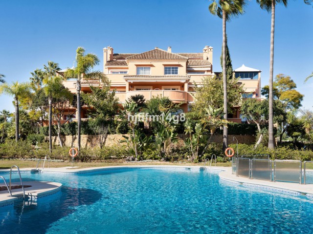 3 Bedrooms Apartment in Nueva Andalucía