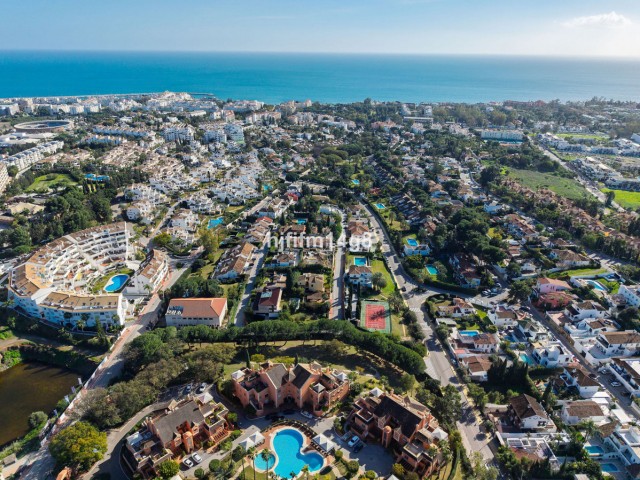 3 Bedrooms Apartment in Nueva Andalucía