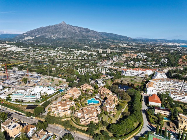 3 Bedrooms Apartment in Nueva Andalucía