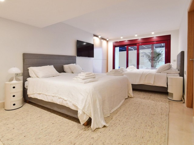 7 Schlafzimmer Villa in Nueva Andalucía