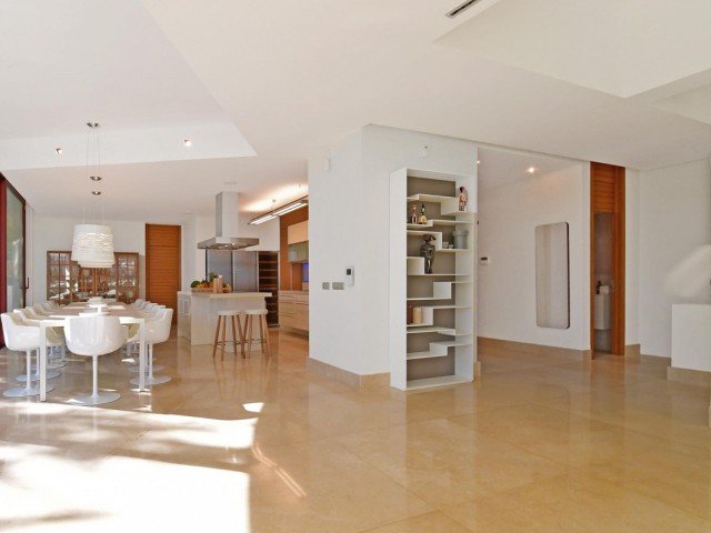 7 Schlafzimmer Villa in Nueva Andalucía