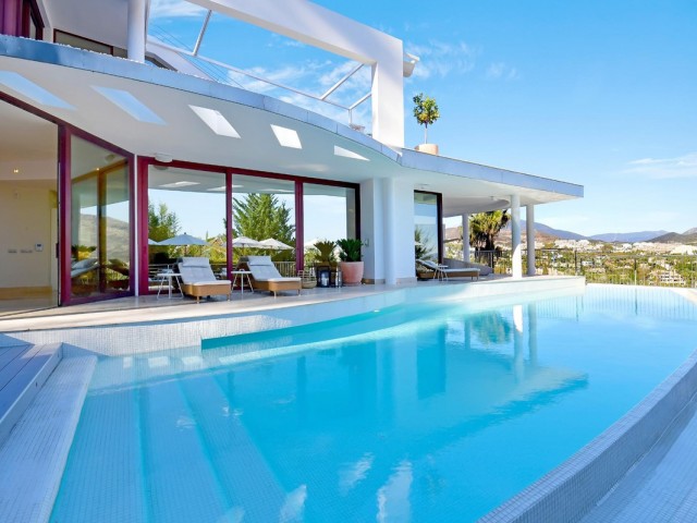 7 Makuuhuoneen Huvila Nueva Andalucía