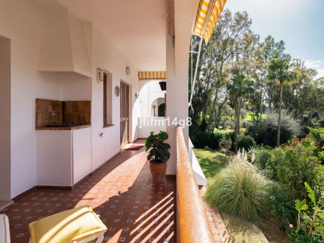 Apartment, Nueva Andalucia, R5307103