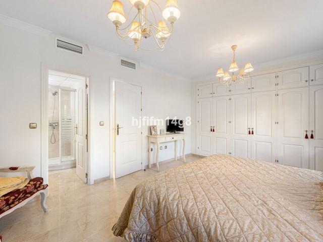 3 Bedrooms Townhouse in Nueva Andalucía