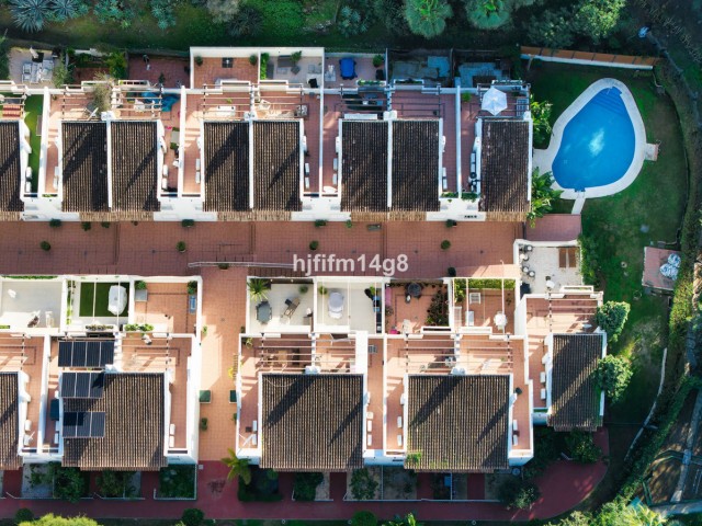 3 Bedrooms Townhouse in Nueva Andalucía