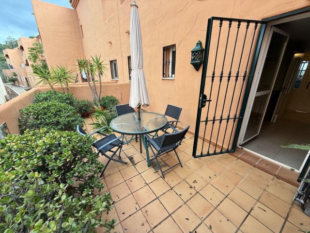 2 Bedrooms Apartment in Elviria