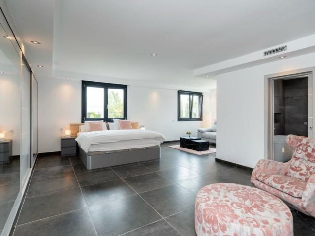 6 Bedrooms Villa in Nueva Andalucía