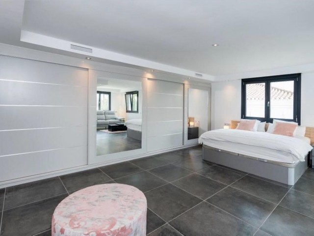 6 Schlafzimmer Villa in Nueva Andalucía