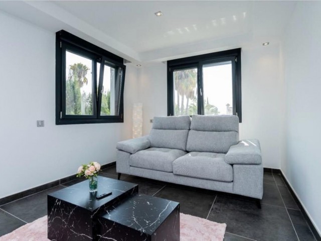 6 Schlafzimmer Villa in Nueva Andalucía