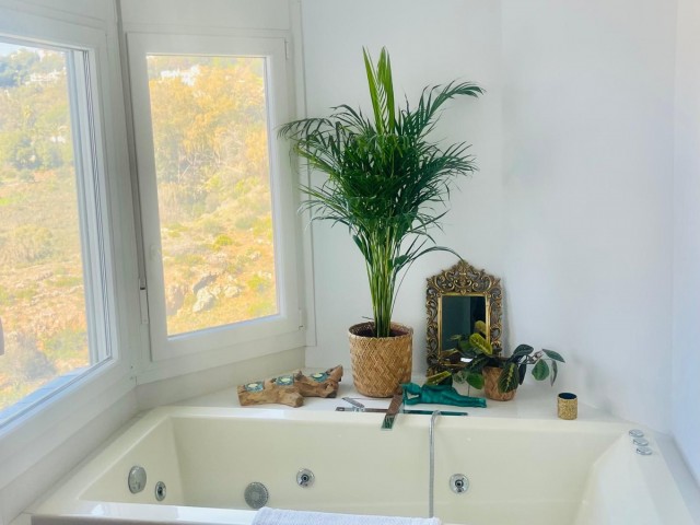 4 Slaapkamer Villa in Valtocado