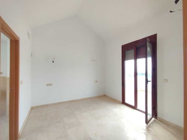 Adosado con 2 Dormitorios  en Doña Julia