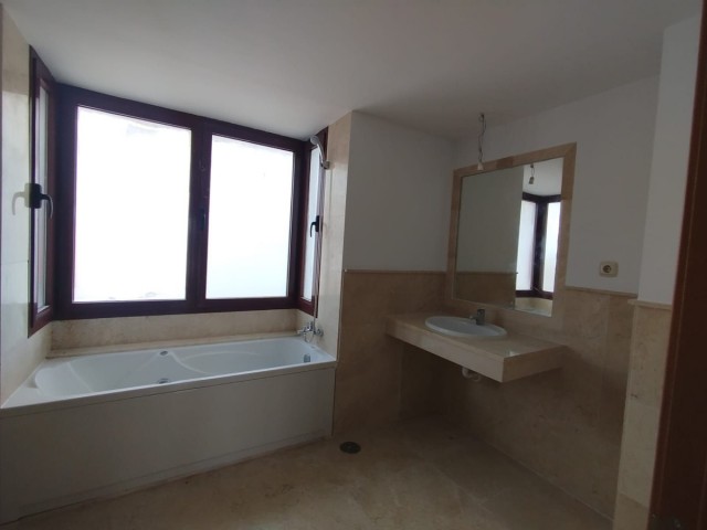 Adosado con 2 Dormitorios  en Doña Julia