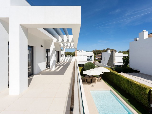 5 Bedrooms Villa in San Pedro de Alcántara