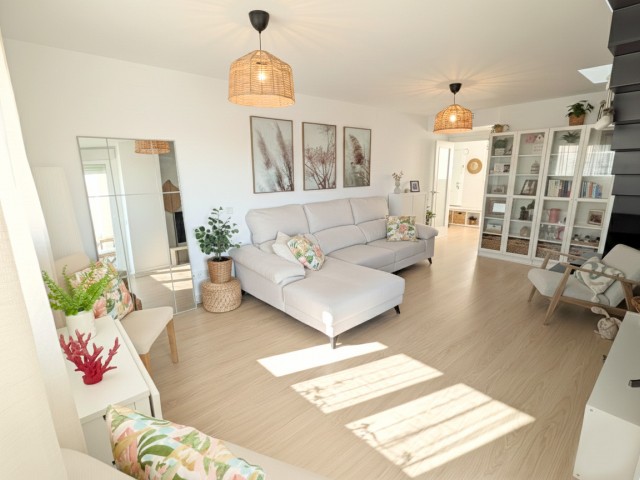 Ático con 3 Dormitorios  en Estepona