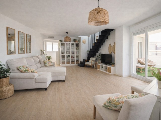 Ático con 3 Dormitorios  en Estepona