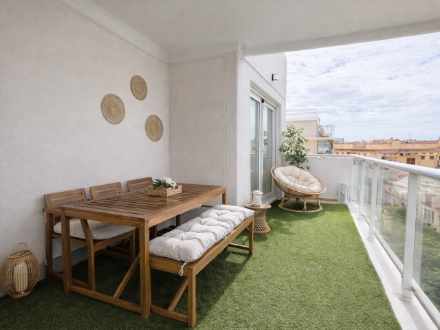 Ático con 3 Dormitorios  en Estepona