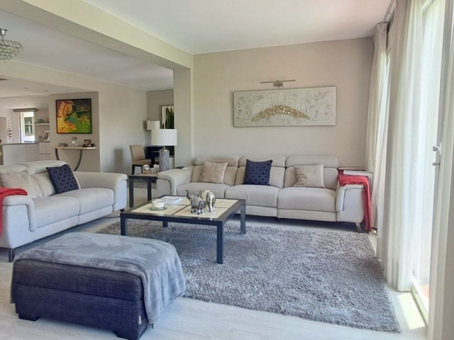 6 Bedrooms Villa in Marbella