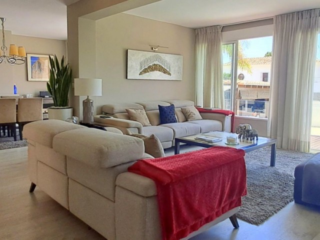 6 Bedrooms Villa in Marbella