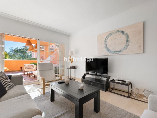 4 Bedrooms Apartment in Nueva Andalucía