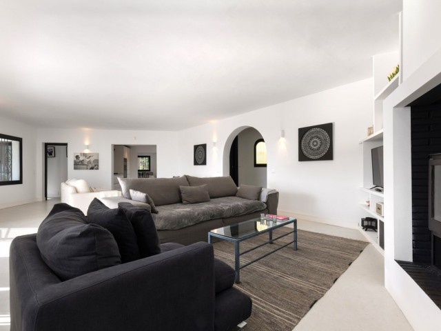 5 Bedrooms Villa in Marbella