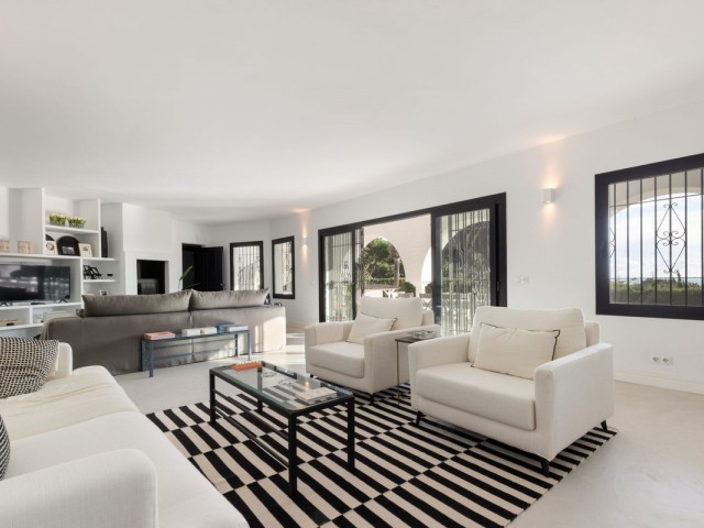 5 Bedrooms Villa in Marbella