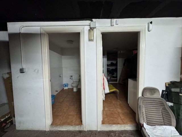 Comercial con 0 Dormitorios  en Marbella