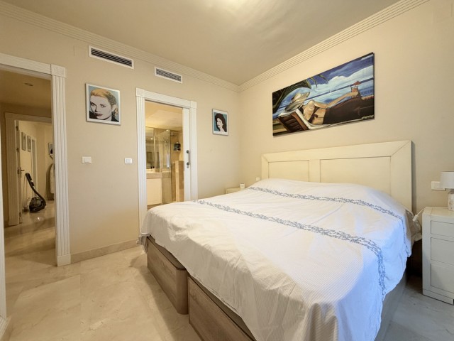 Apartamento con 2 Dormitorios  en Estepona