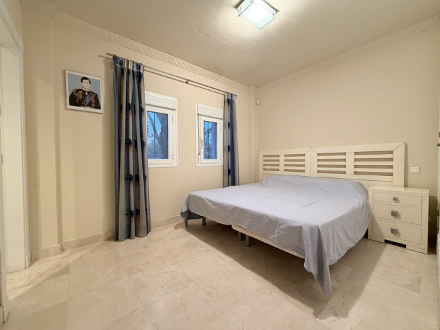 Apartamento con 2 Dormitorios  en Estepona