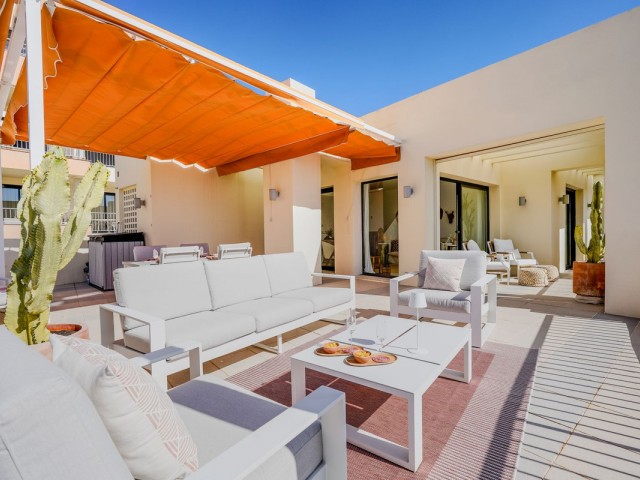 Penthouse in Altos de los Monteros