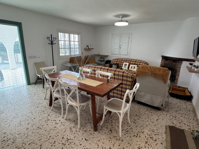 4 Bedrooms Villa in Estepona
