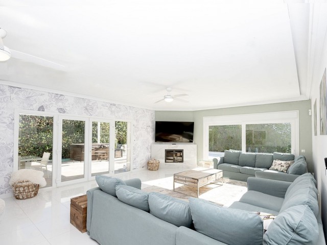 6 Bedrooms Villa in Benalmadena